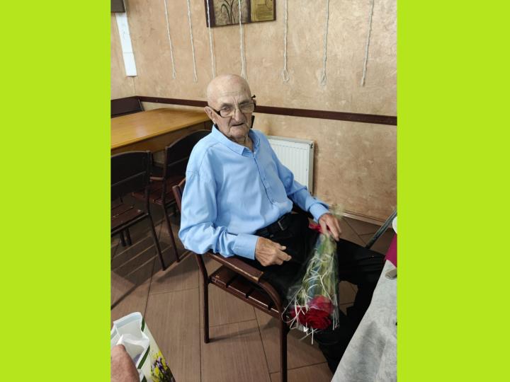 ПЕРШЕ 90-ЛІТТЯ ВАСИЛЯ ВІЦЕНКА