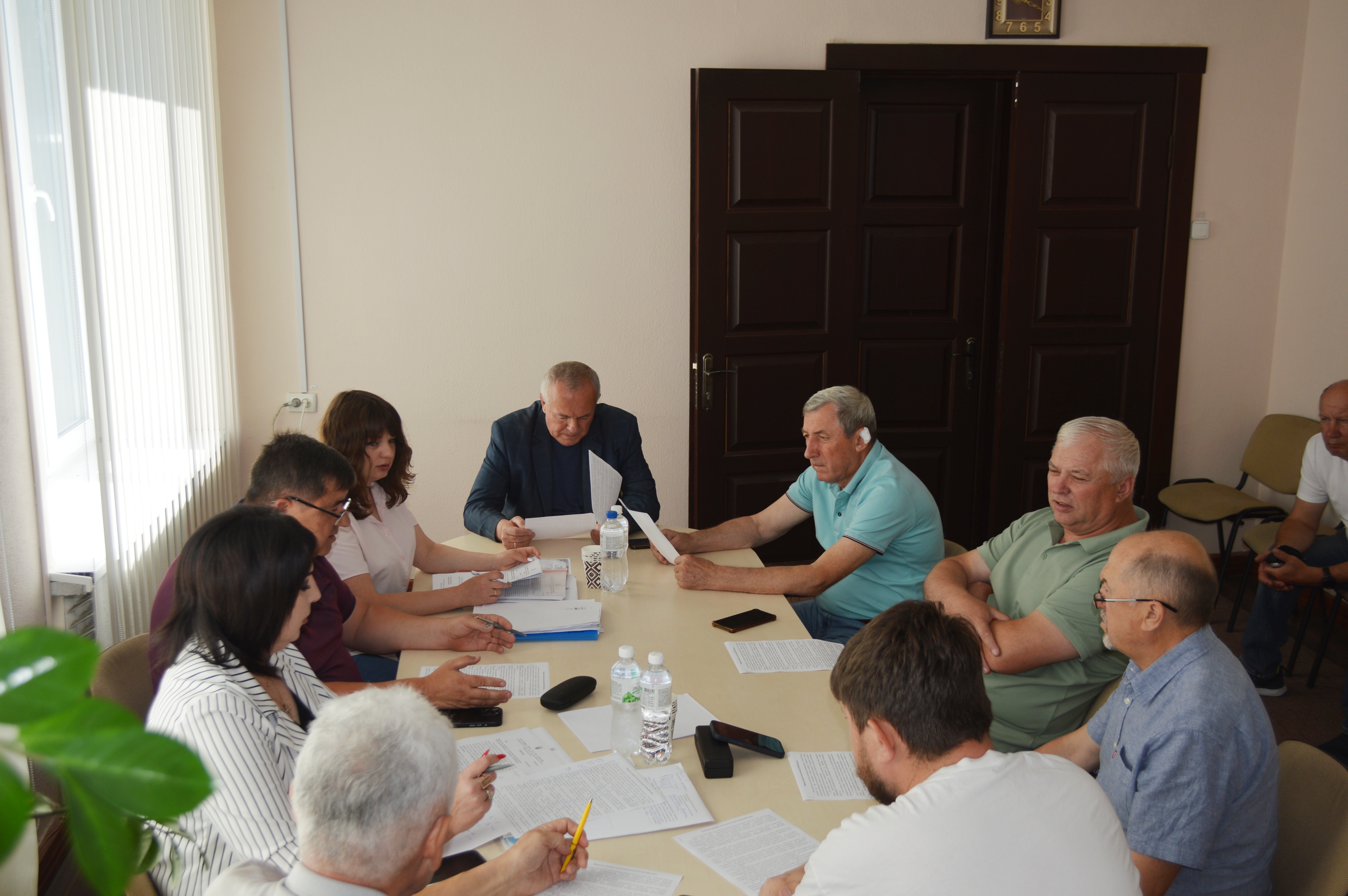НА ЗАСІДАННІ ЗЕМЕЛЬНОЇ КОМІСІЇ