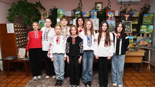 Літературно-музична композиція `Україна звучить`