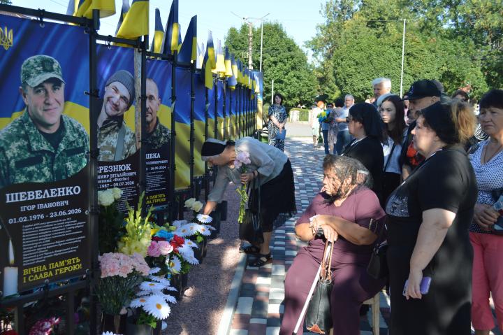 НА АЛЕЇ СЛАВИ В КАГАРЛИКУ ВІДБУЛОСЬ ВІДКРИТТЯ ЩЕ 6 МЕМОРІАЛЬНИХ БАНЕРІВ