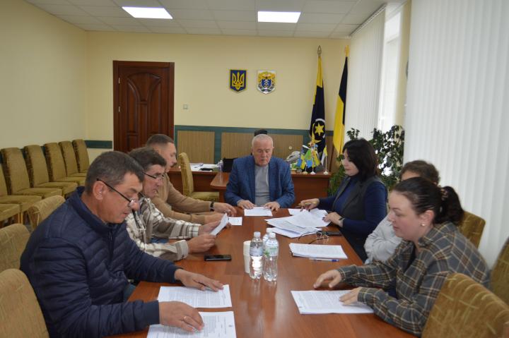 Працює комісія з питань бюджету та фінансів