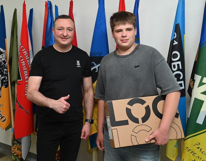б.jpg