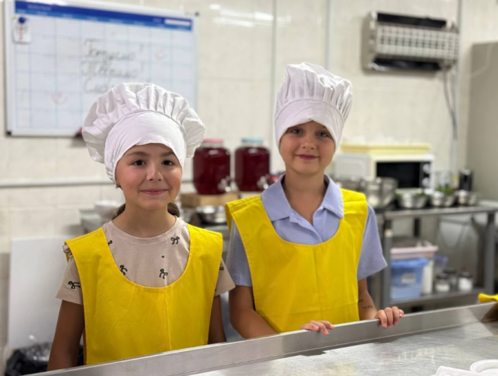 Учні 3-А класу Кагарлицького ліцею №3 на кулінарному майстер-класі 1 вересня