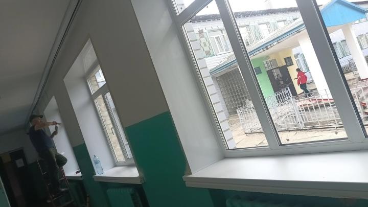 У Буртівській гімназії встановлено енергозбережні металопластикові вікна