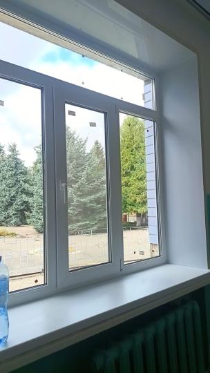 У Буртівській гімназії встановлено енергозбережні металопластикові вікна