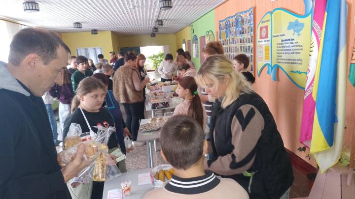 Благодійний ярмарок у Буртівській гімназії