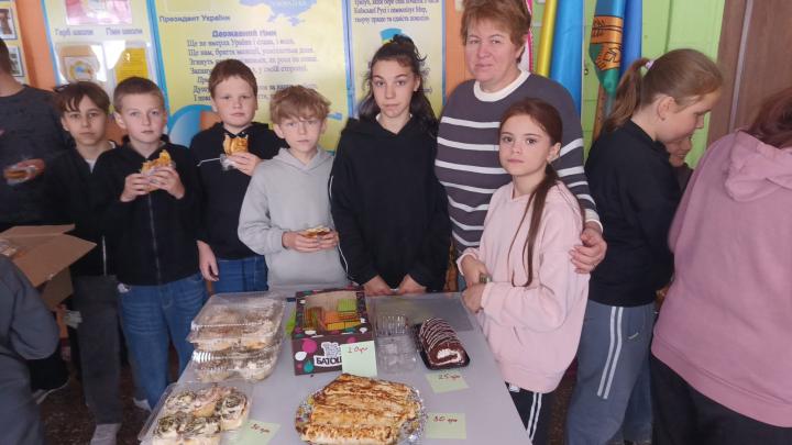 Благодійний ярмарок у Буртівській гімназії