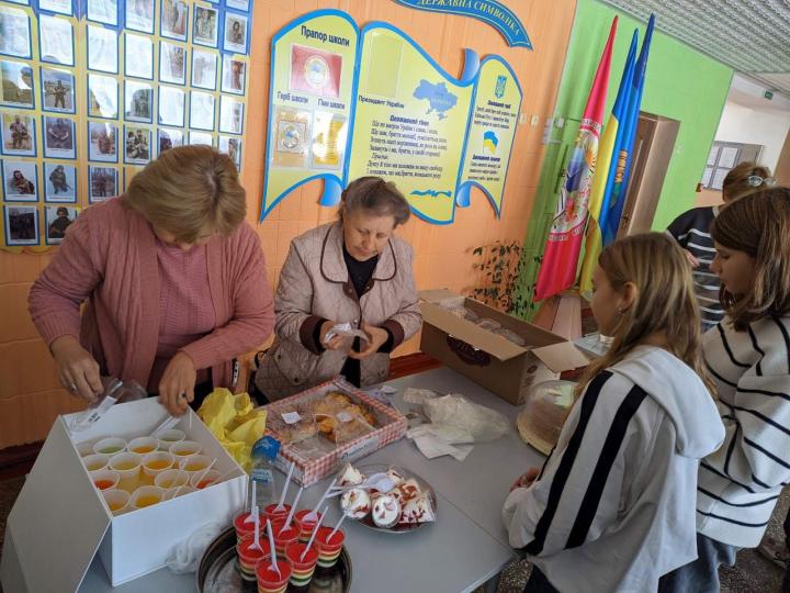 Благодійний ярмарок у Буртівській гімназії