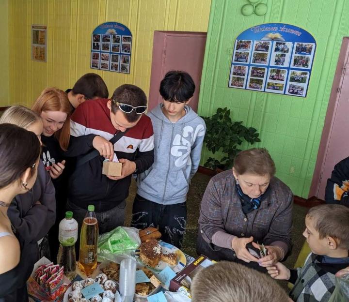Благодійний ярмарок у Буртівській гімназії