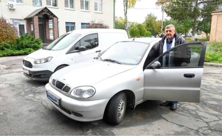Сімейний лікар Василь Володько на виклики тепер їздить \
