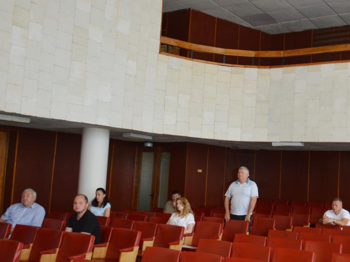 Про роботу звітує директор КП КМР «Кагарликводоканал» Володимир Черемис