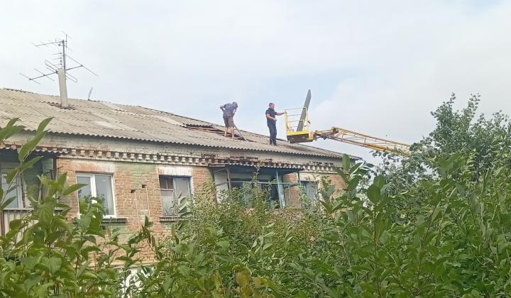 Ремонт даху двоповерхівки по вул. Каштановій
